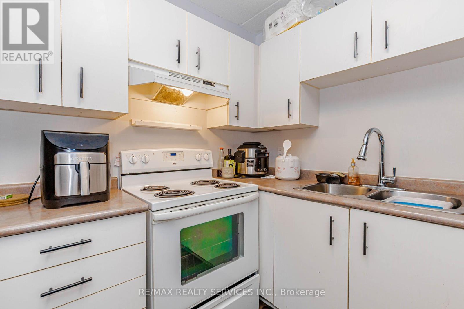 #310 4005 KILMER DRIVE - 20