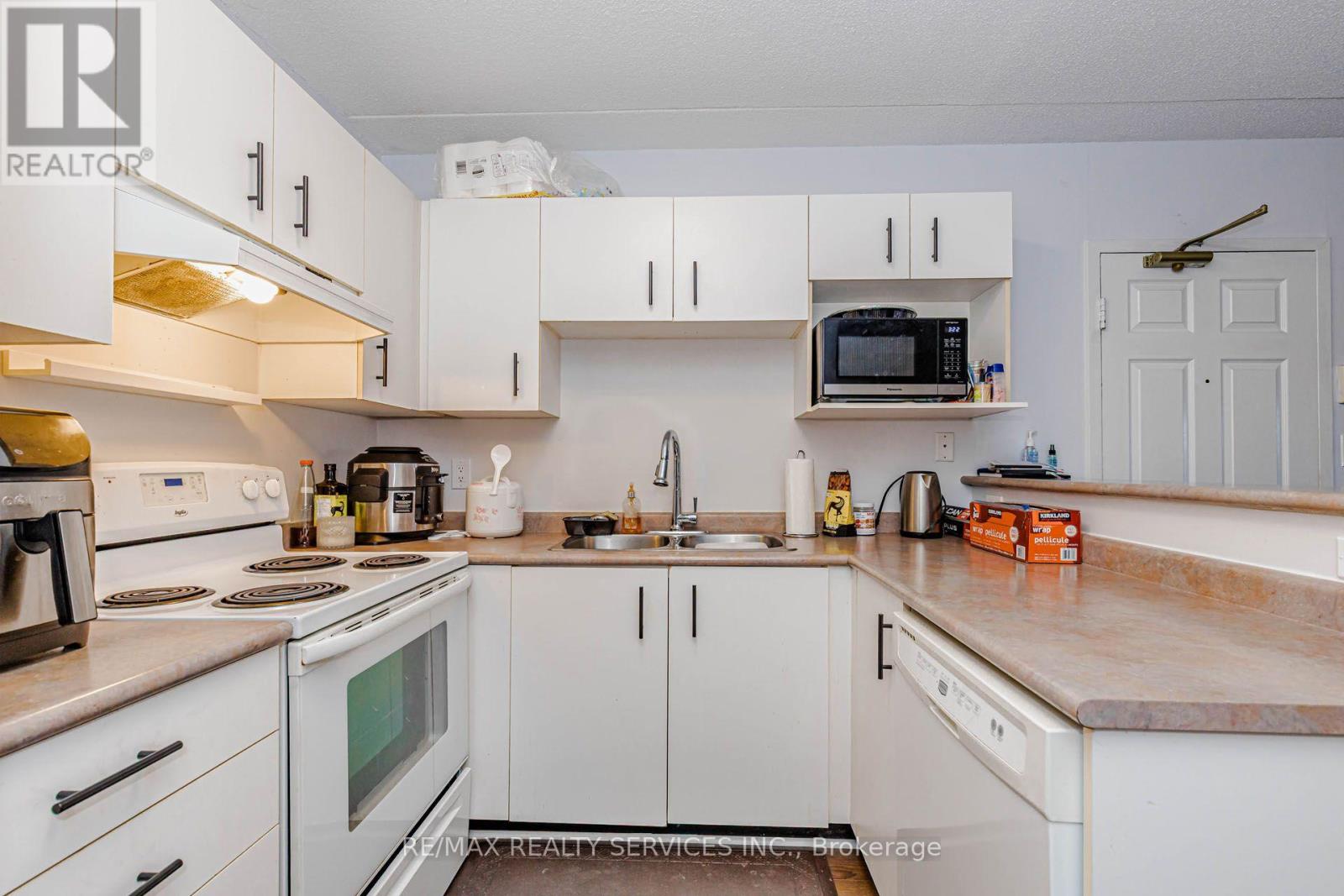 #310 4005 KILMER DRIVE - 21