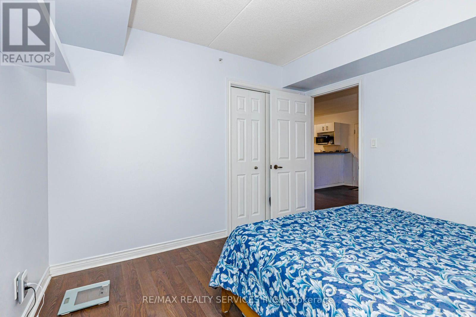 #310 4005 KILMER DRIVE - 25