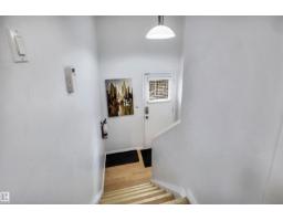 10282 87 St Nw, Edmonton, AB T5H1N6 Photo 24
