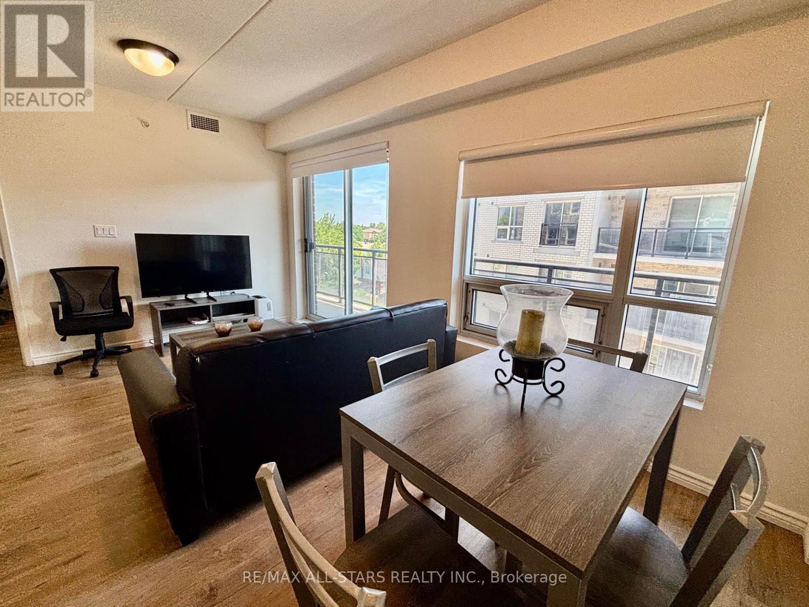 307 - 275 LARCH STREET — photo 2