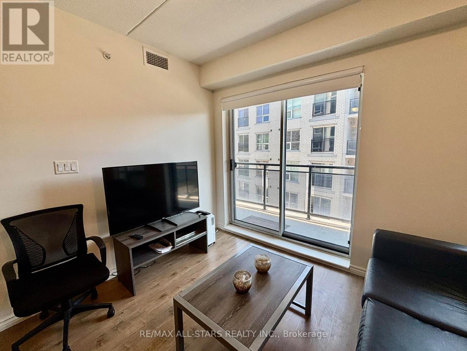 307 - 275 LARCH STREET — photo 3