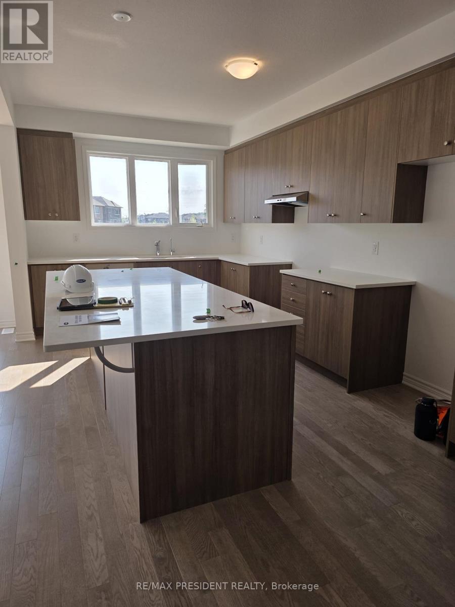 392 SANDYMOUNT STREET E — photo 2
