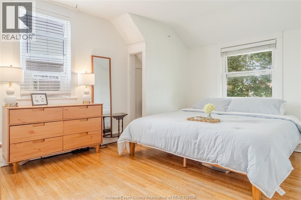 1556 Hall AVENUE - 16