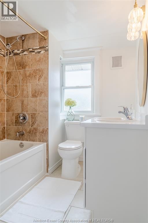 1556 Hall AVENUE - 23