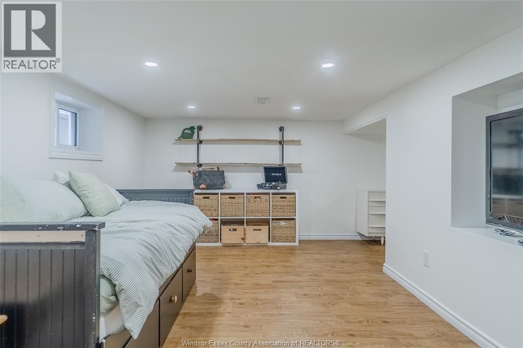 1556 Hall AVENUE - 26