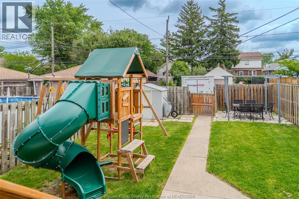 1556 Hall AVENUE - 34
