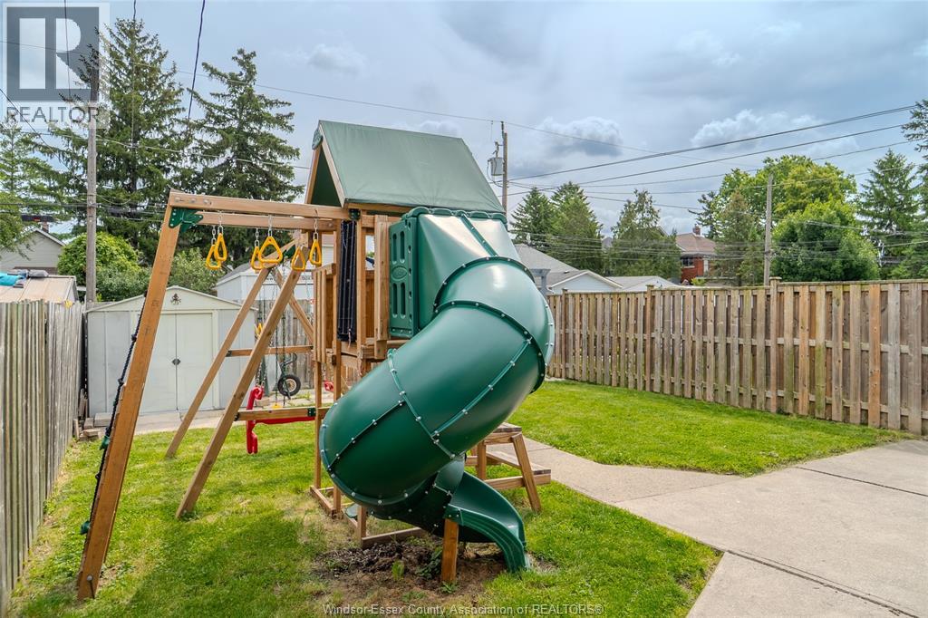 1556 Hall AVENUE - 35