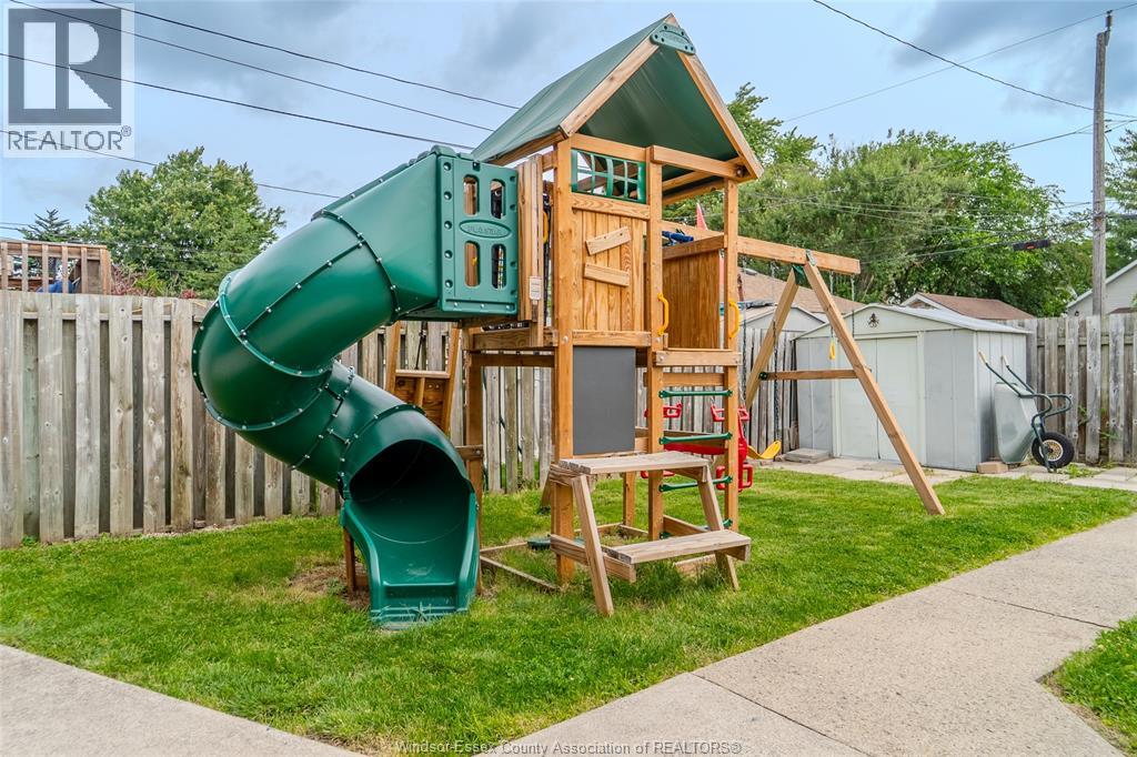 1556 Hall AVENUE - 36