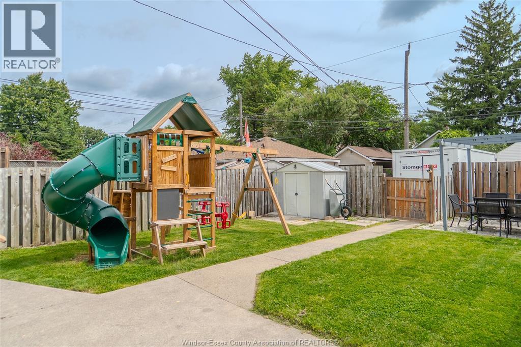 1556 Hall AVENUE - 37