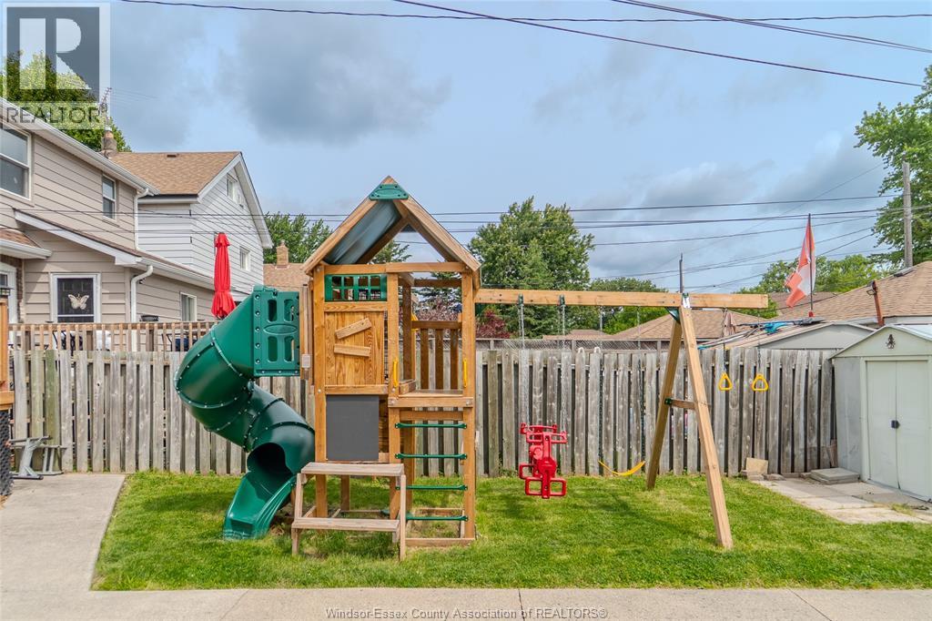 1556 Hall AVENUE - 38