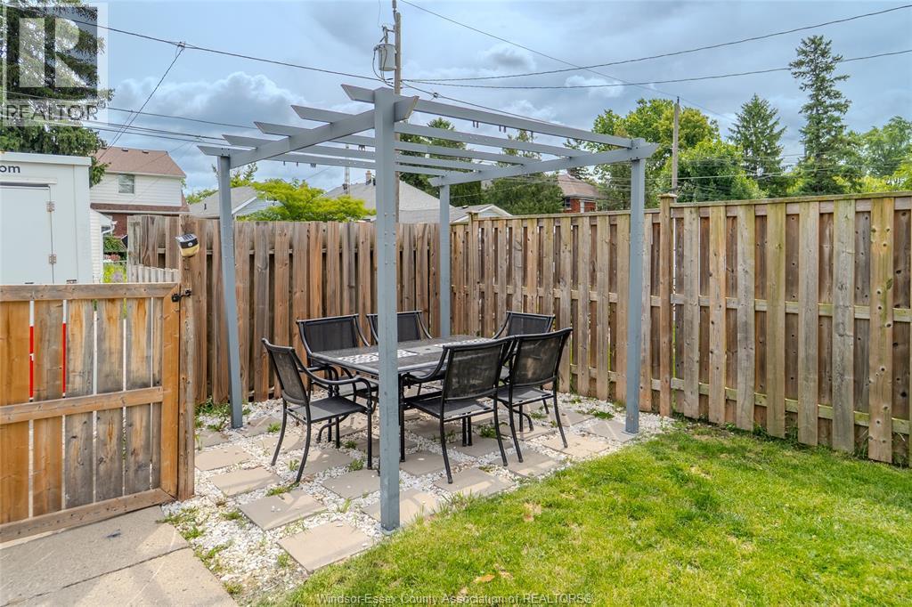 1556 Hall AVENUE - 39