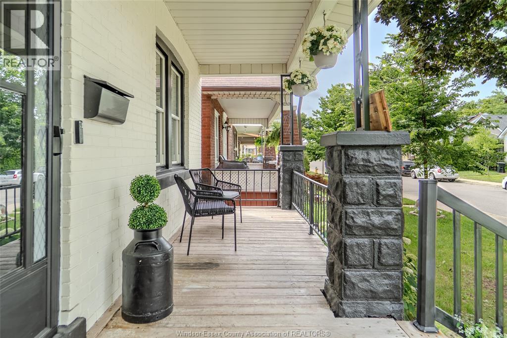 1556 Hall AVENUE - 4