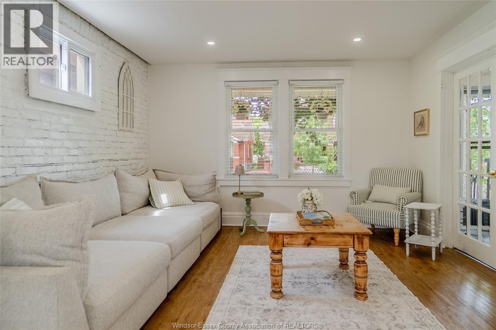 1556 Hall AVENUE - 7
