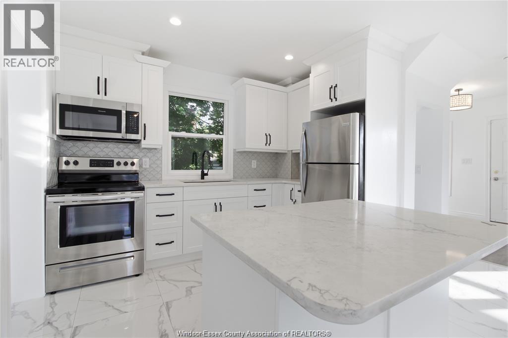 1597 PELISSIER STREET - 12