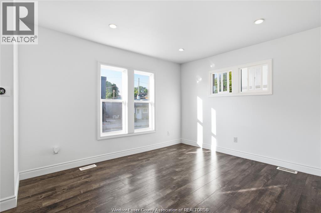 1597 PELISSIER STREET - 21
