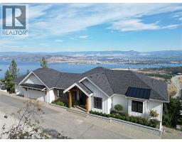  902 Lloyd Jones Drive, West Kelowna