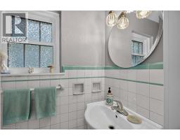 4pc Bathroom - 32 Lincoln Avenue, Brantford, ON N3T4S7 Photo 6