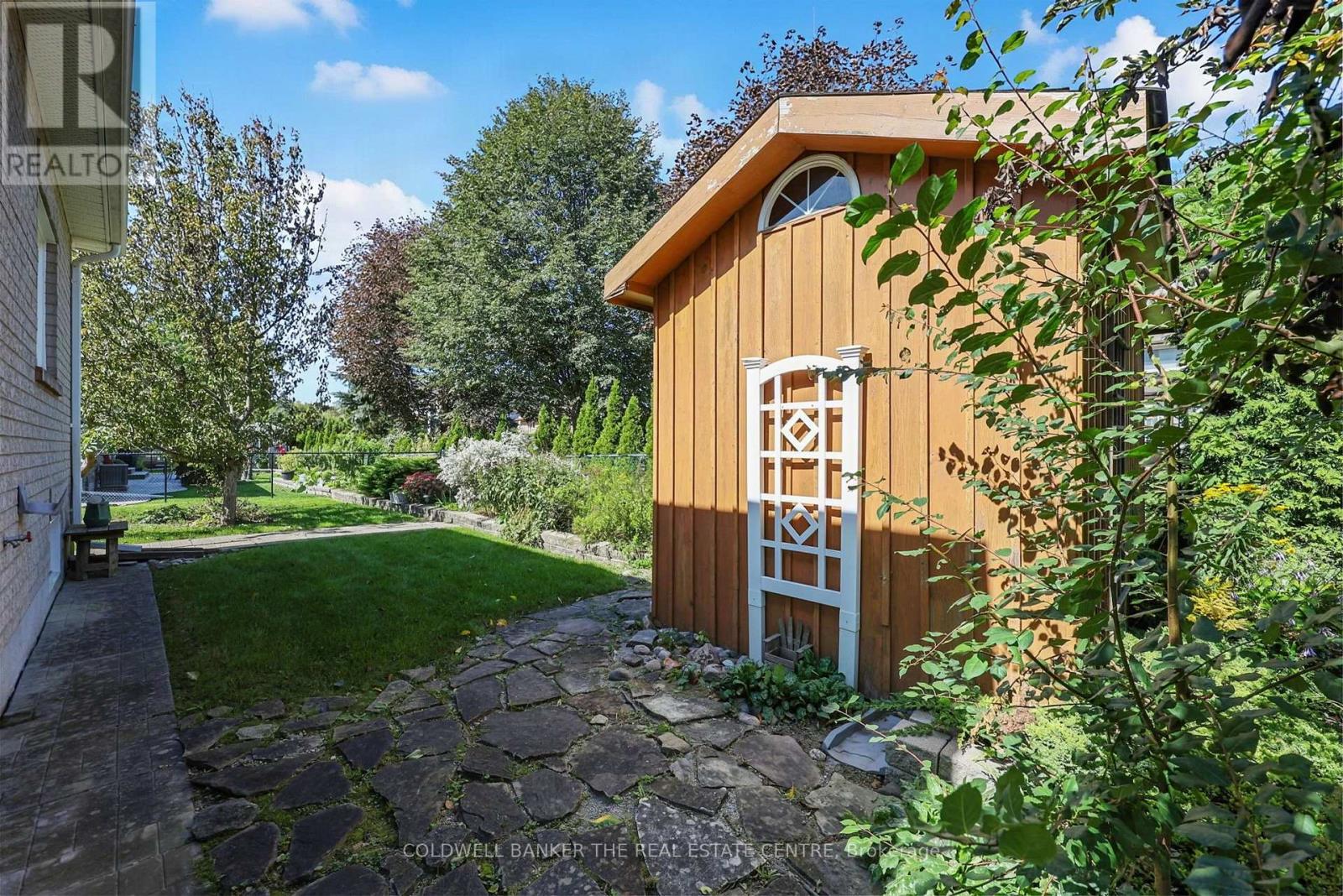 128 CARMELA AVENUE - Image 31