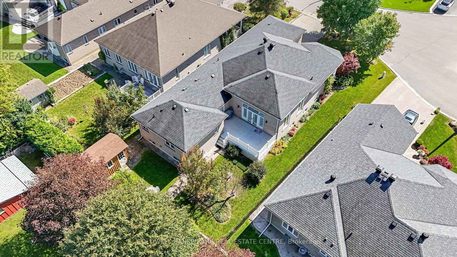 128 CARMELA AVENUE - Image 25