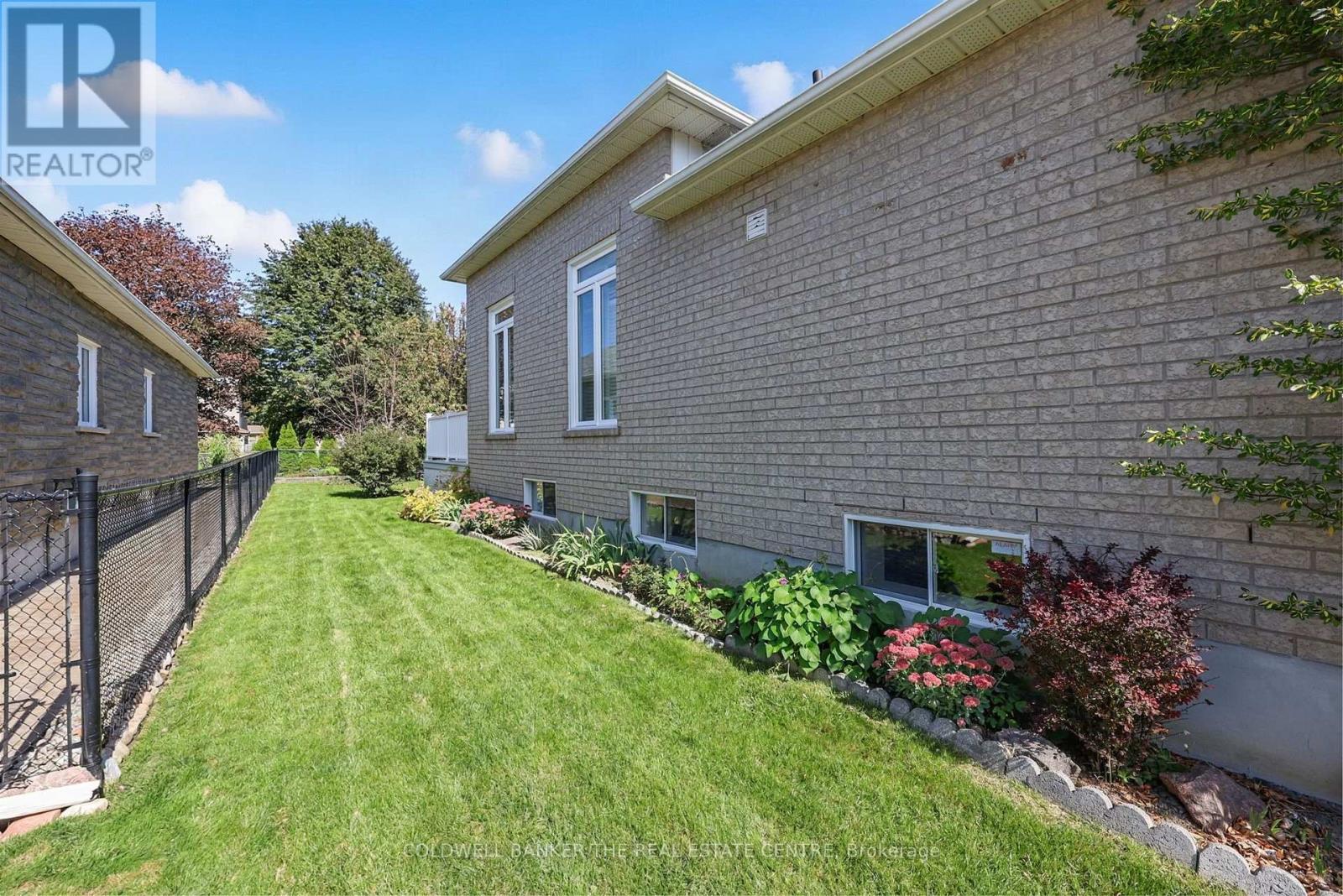 128 CARMELA AVENUE - Image 32