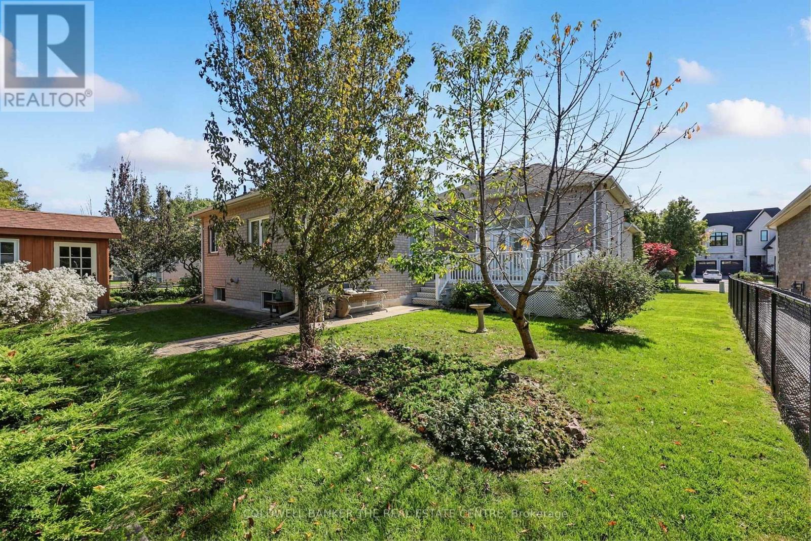 128 CARMELA AVENUE - Image 30