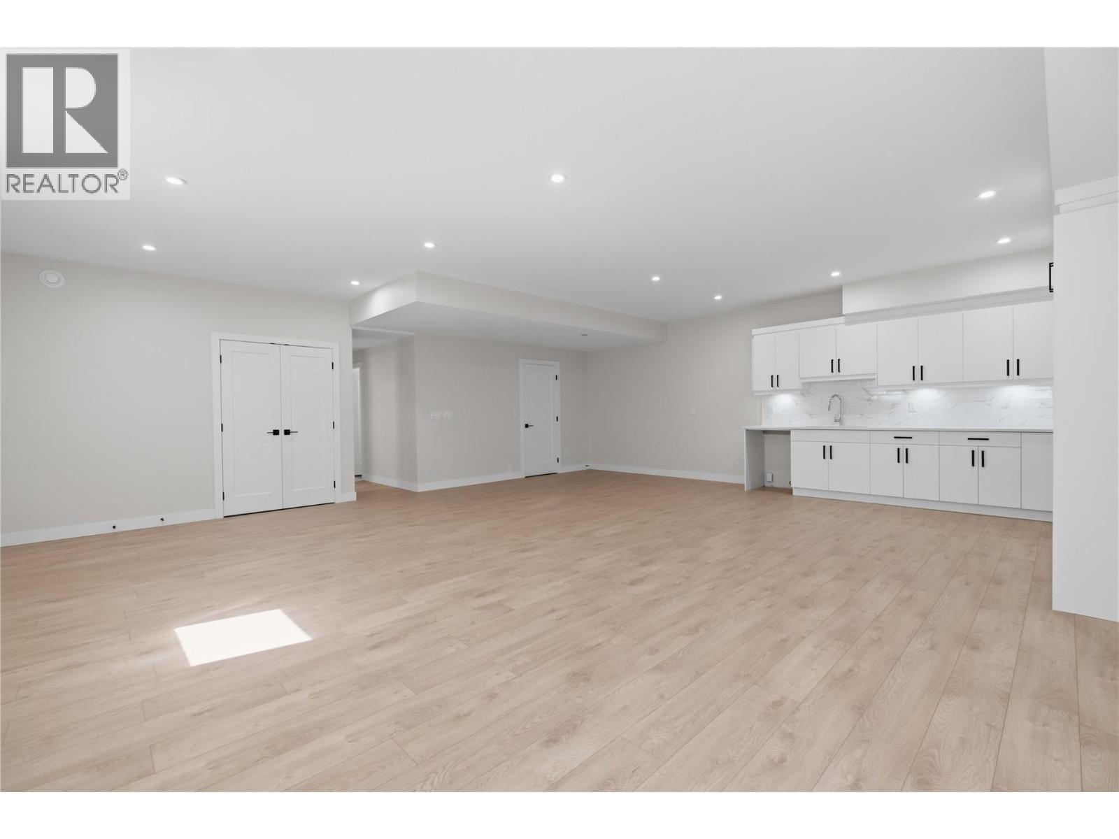258 Summer Wood Drive, Kelowna