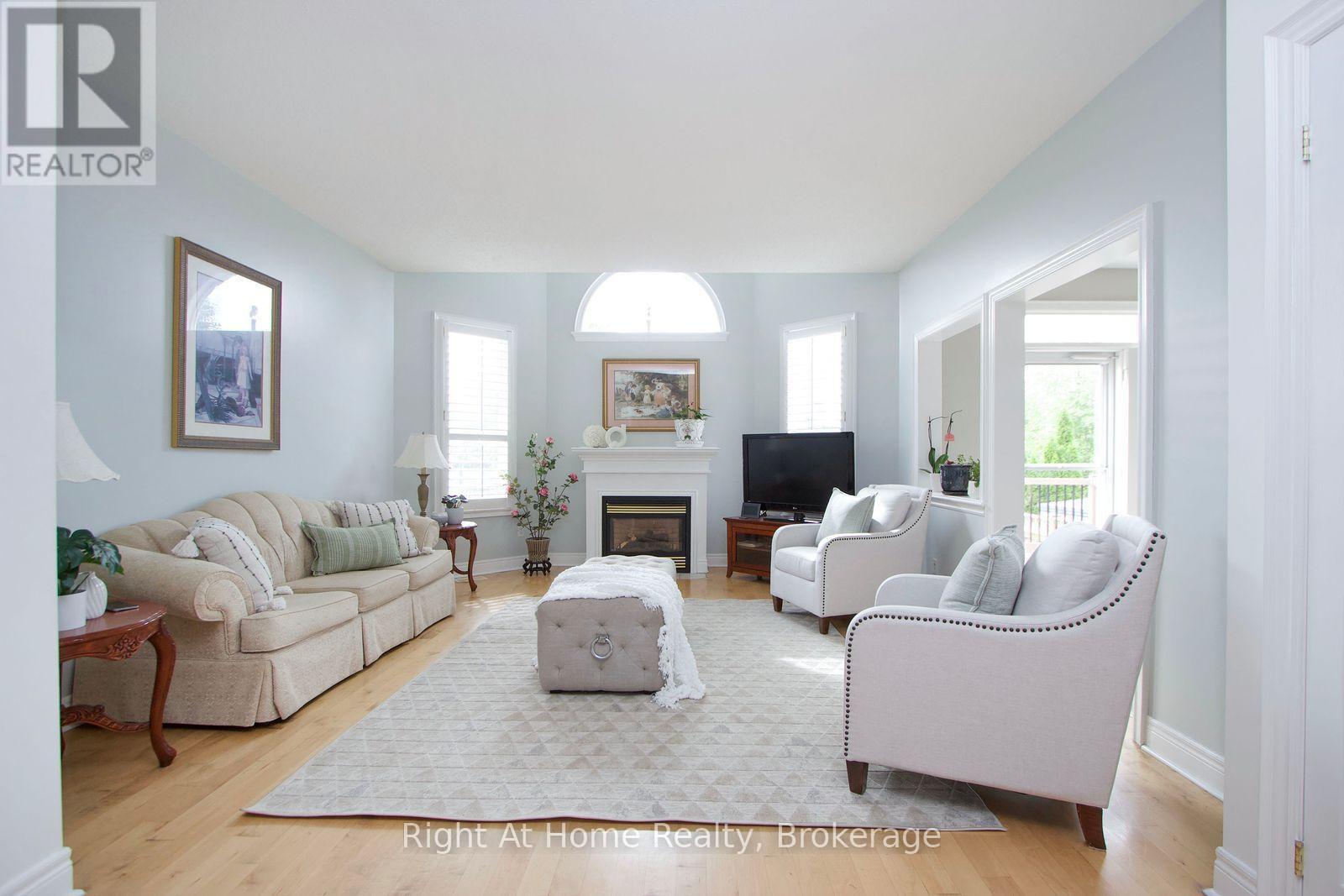 2096 STORNOWAY STREET - Image 11
