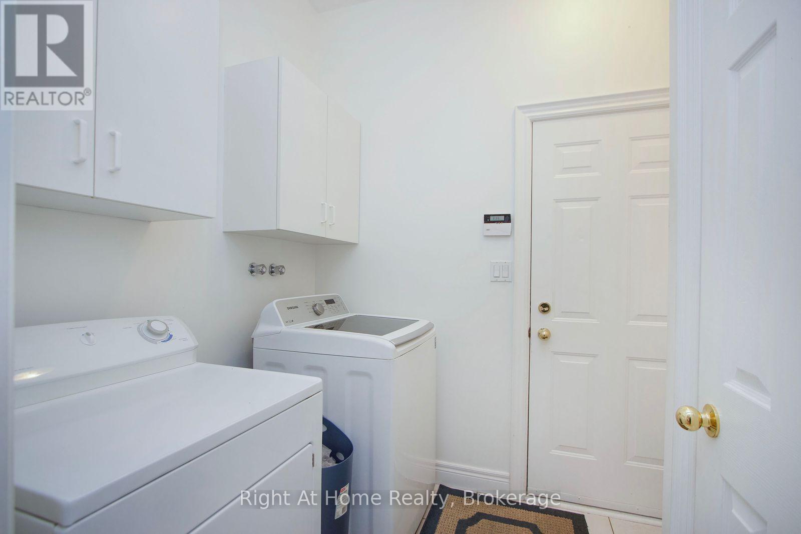2096 STORNOWAY STREET - Image 22