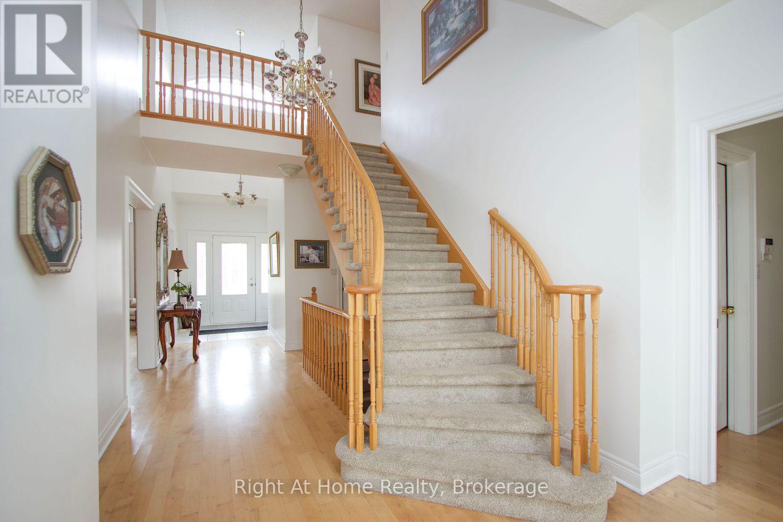 2096 STORNOWAY STREET - Image 23