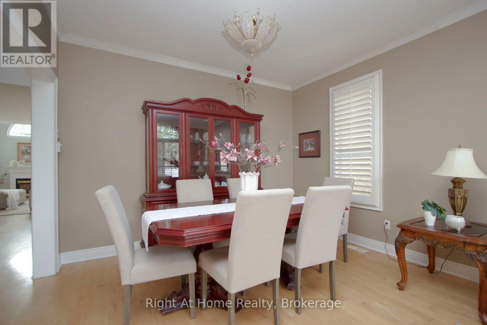 2096 STORNOWAY STREET - Image 9