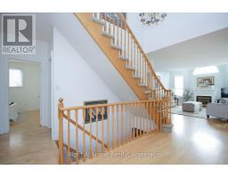 2096 Stornoway Street, Oshawa, ON L1L1C3 Photo 10