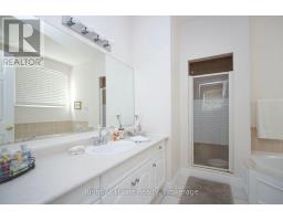 2096 Stornoway Street, Oshawa, ON L1L1C3 Photo 19