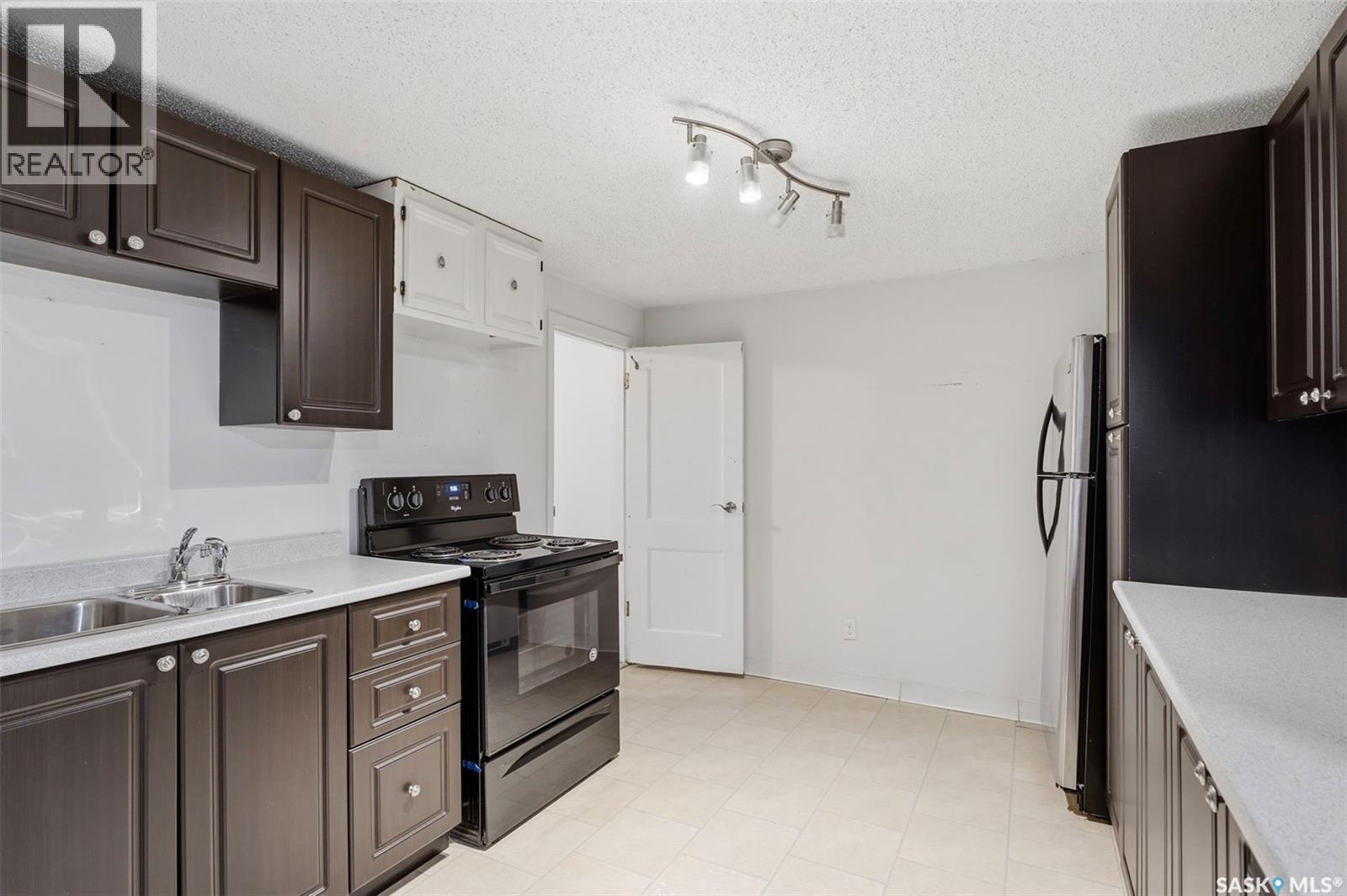 1608 Vickies AVENUE - 19