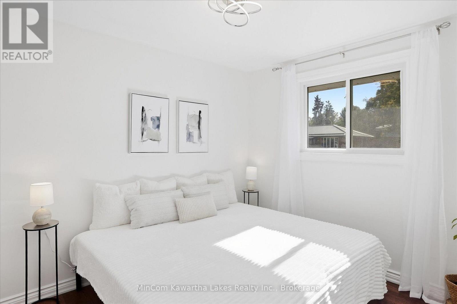 398 APPLEGROVE AVENUE - Image 17