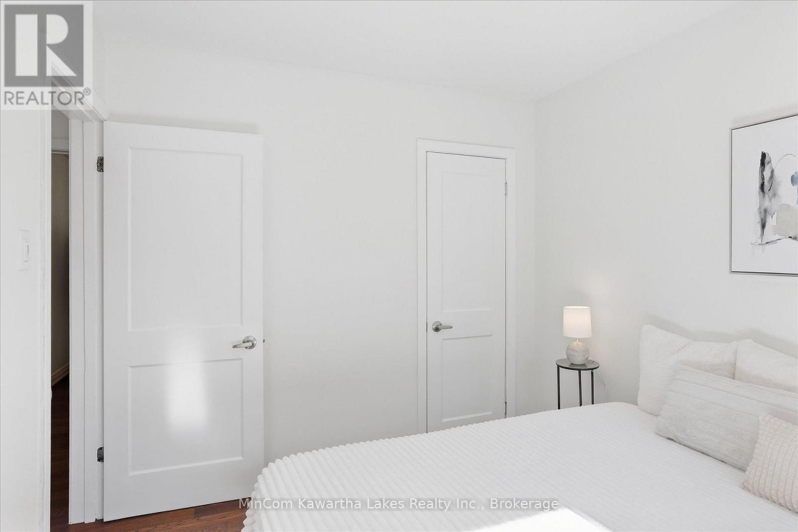 398 APPLEGROVE AVENUE - Image 19