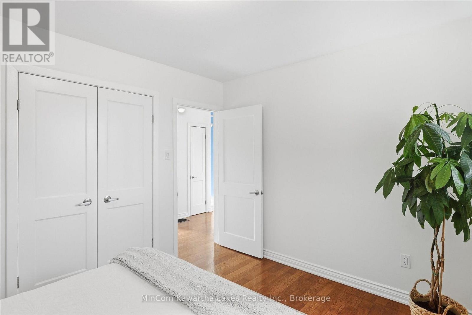 398 APPLEGROVE AVENUE - Image 22