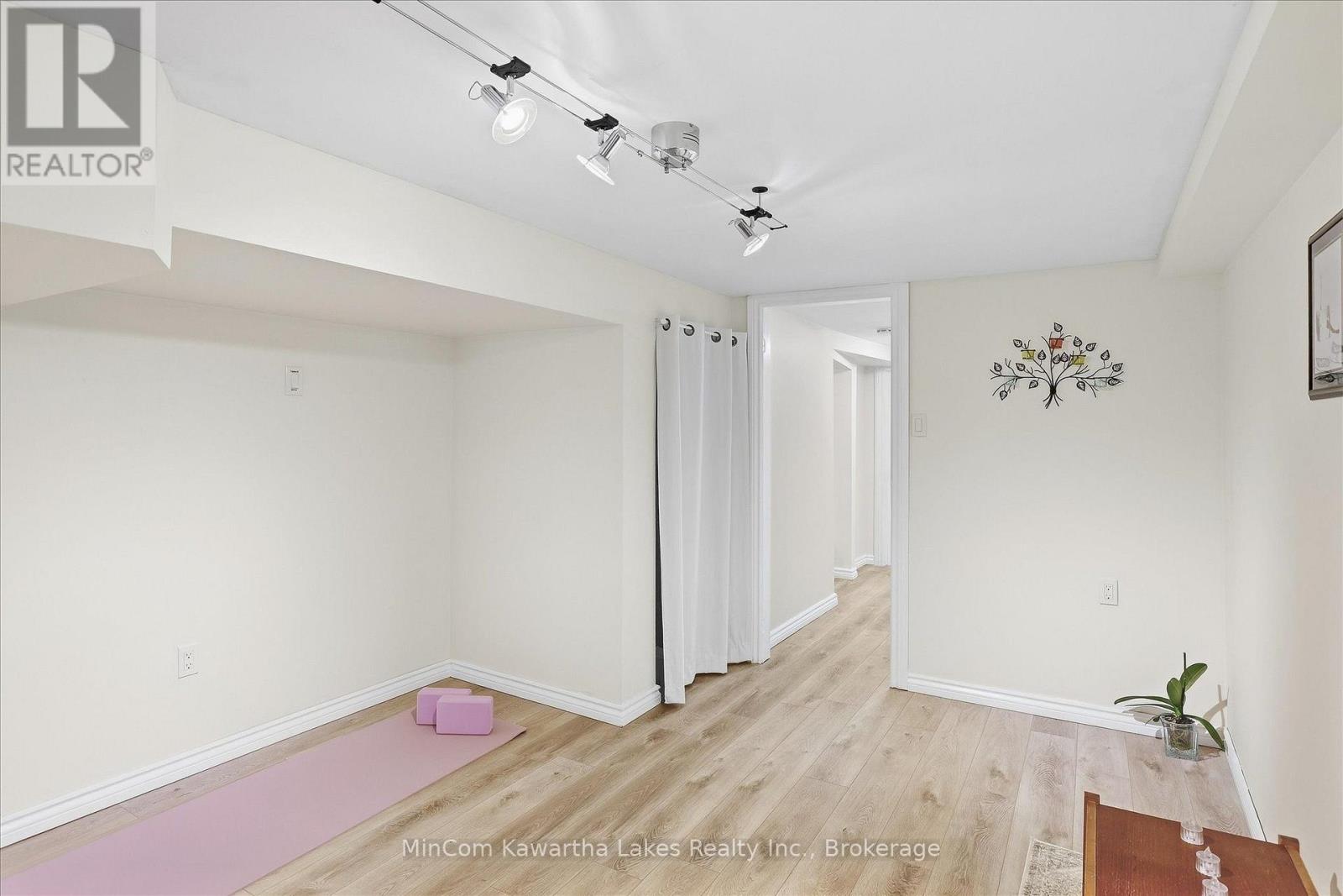 398 APPLEGROVE AVENUE - Image 33