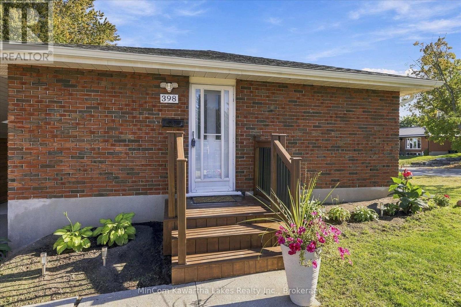 398 APPLEGROVE AVENUE - 42