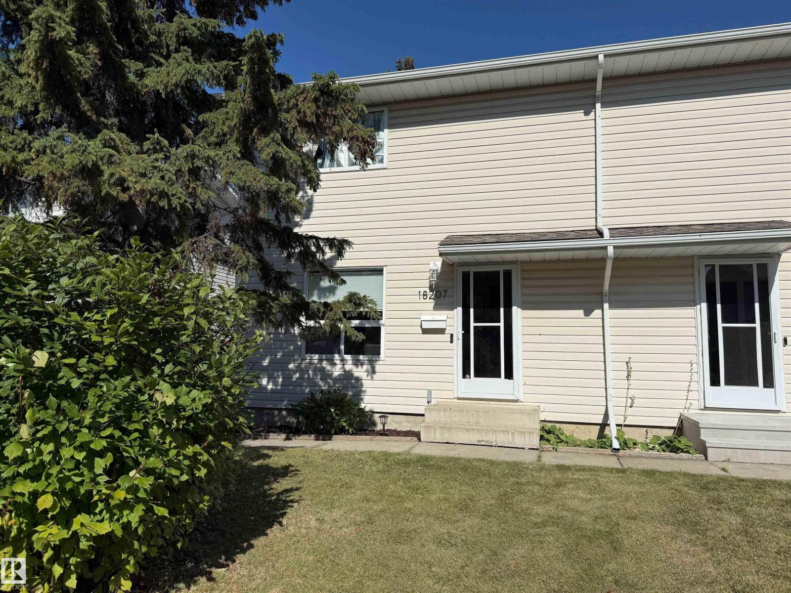 18207 74 AV NW - 1