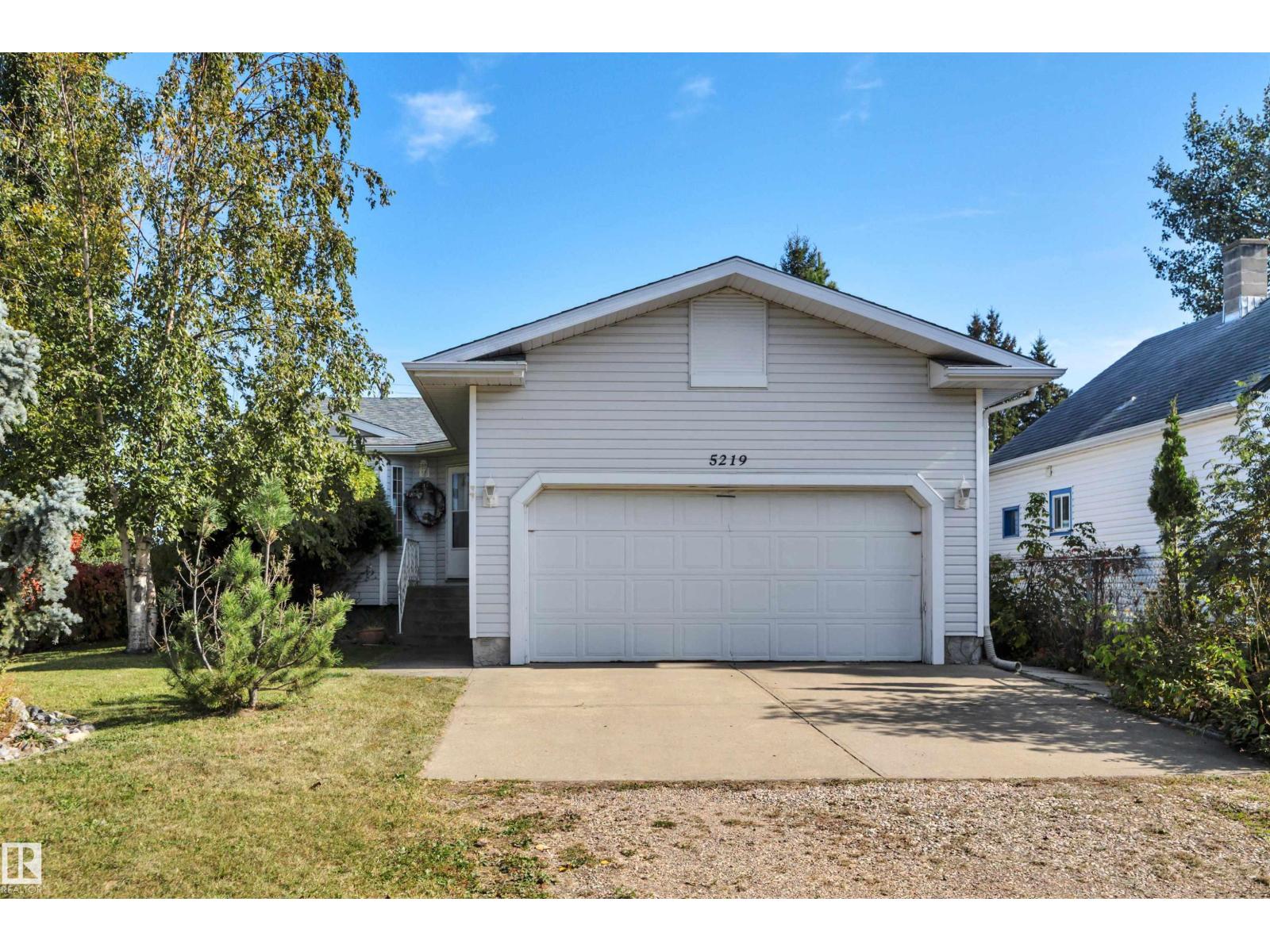5219 49 ST - 1