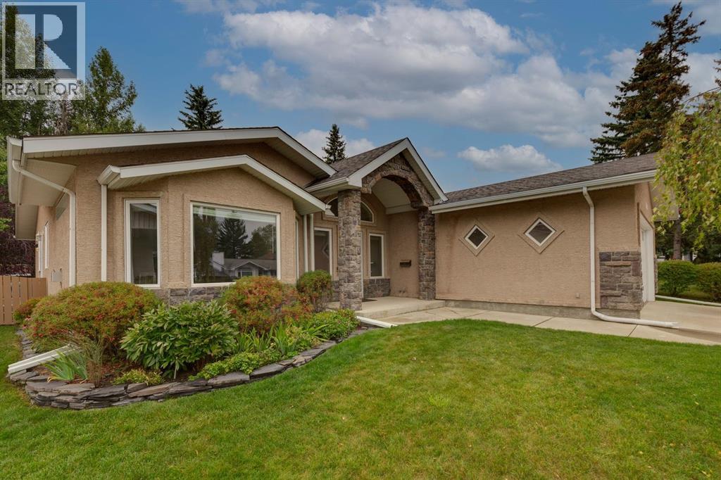5815 Dalhousie Drive NW - photo 2