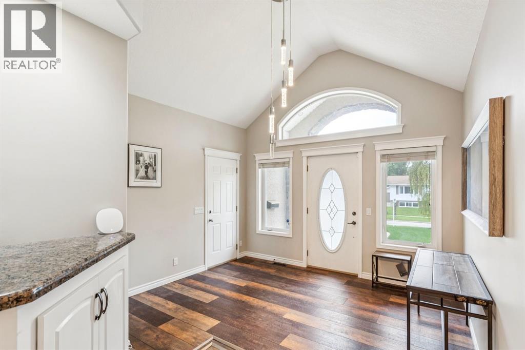 5815 Dalhousie Drive NW - photo 4
