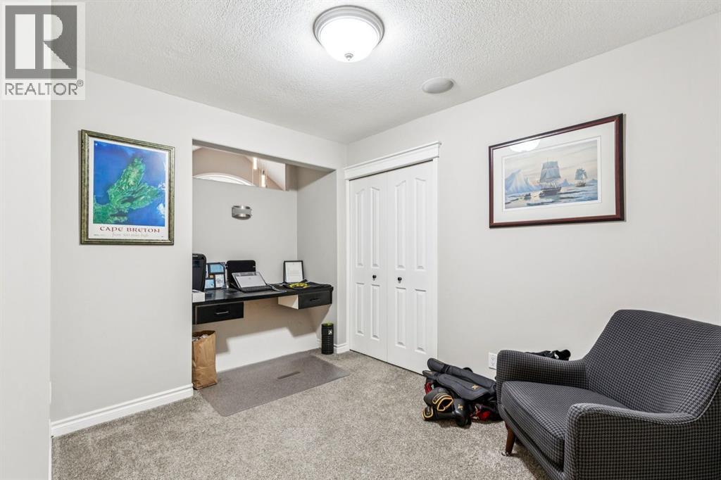 5815 Dalhousie Drive NW - photo 19