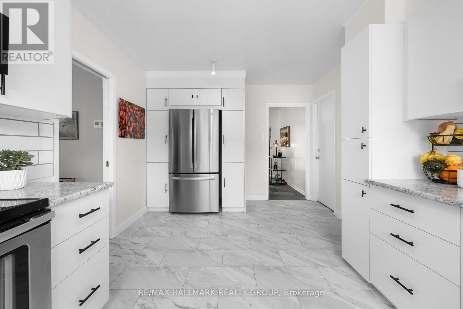 932 DRESDEN CRESCENT - 9