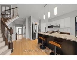 Foyer - 255 Shinleaf Crescent, Ottawa, ON K1W0J2 Photo 7
