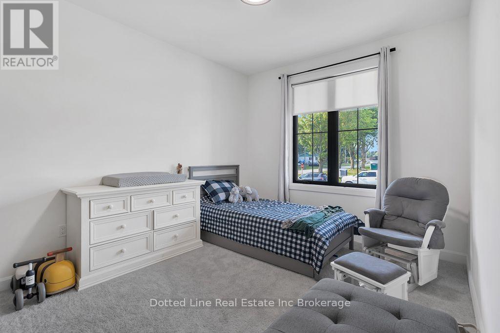 4 CHARLES COURT - 13