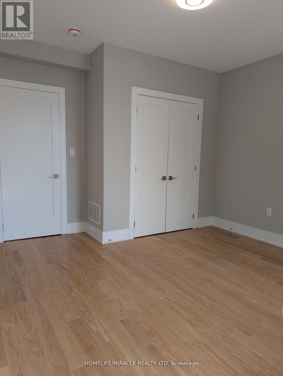 2099 DUFFERIN STREET - 7