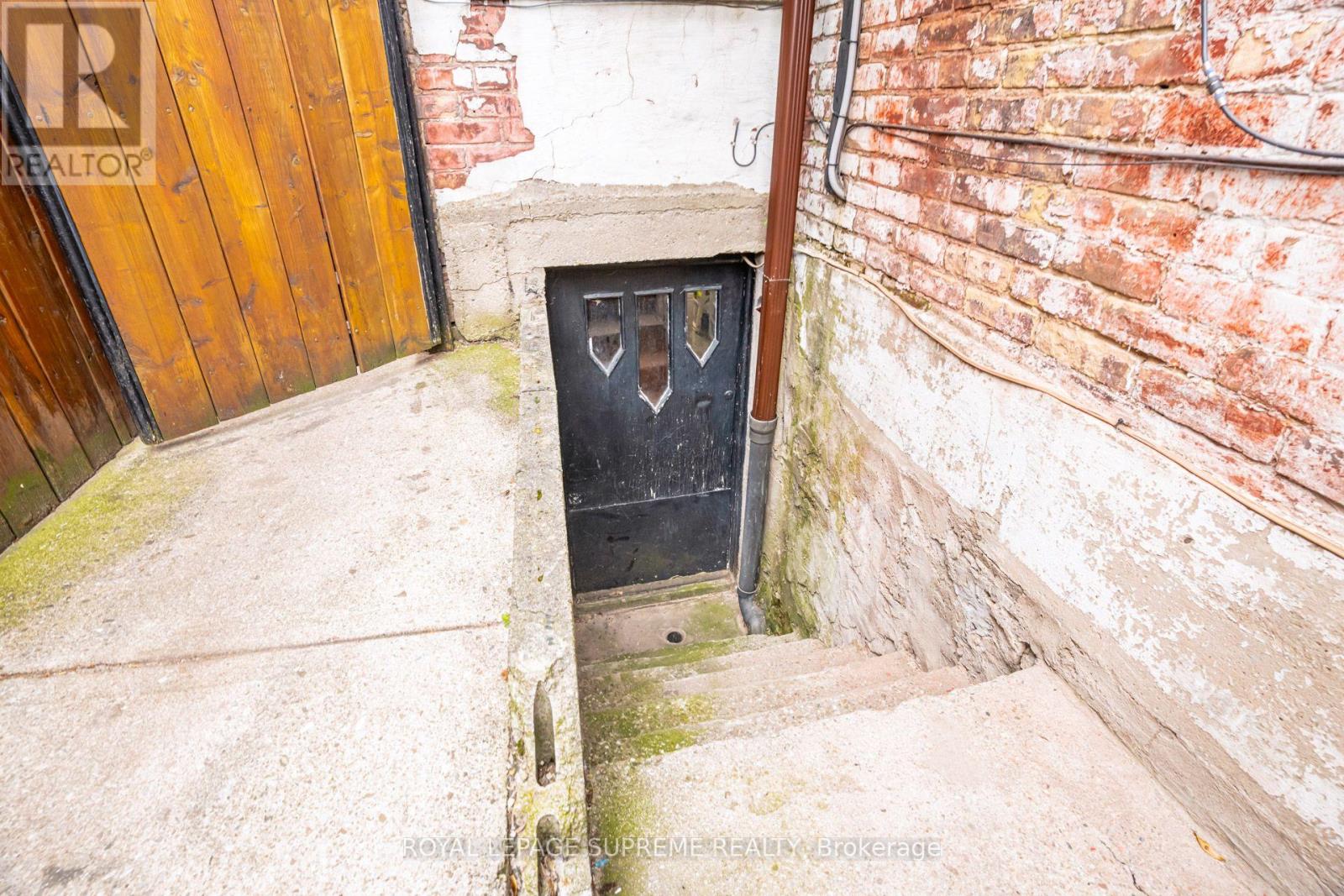259 BROCK AVENUE - 41