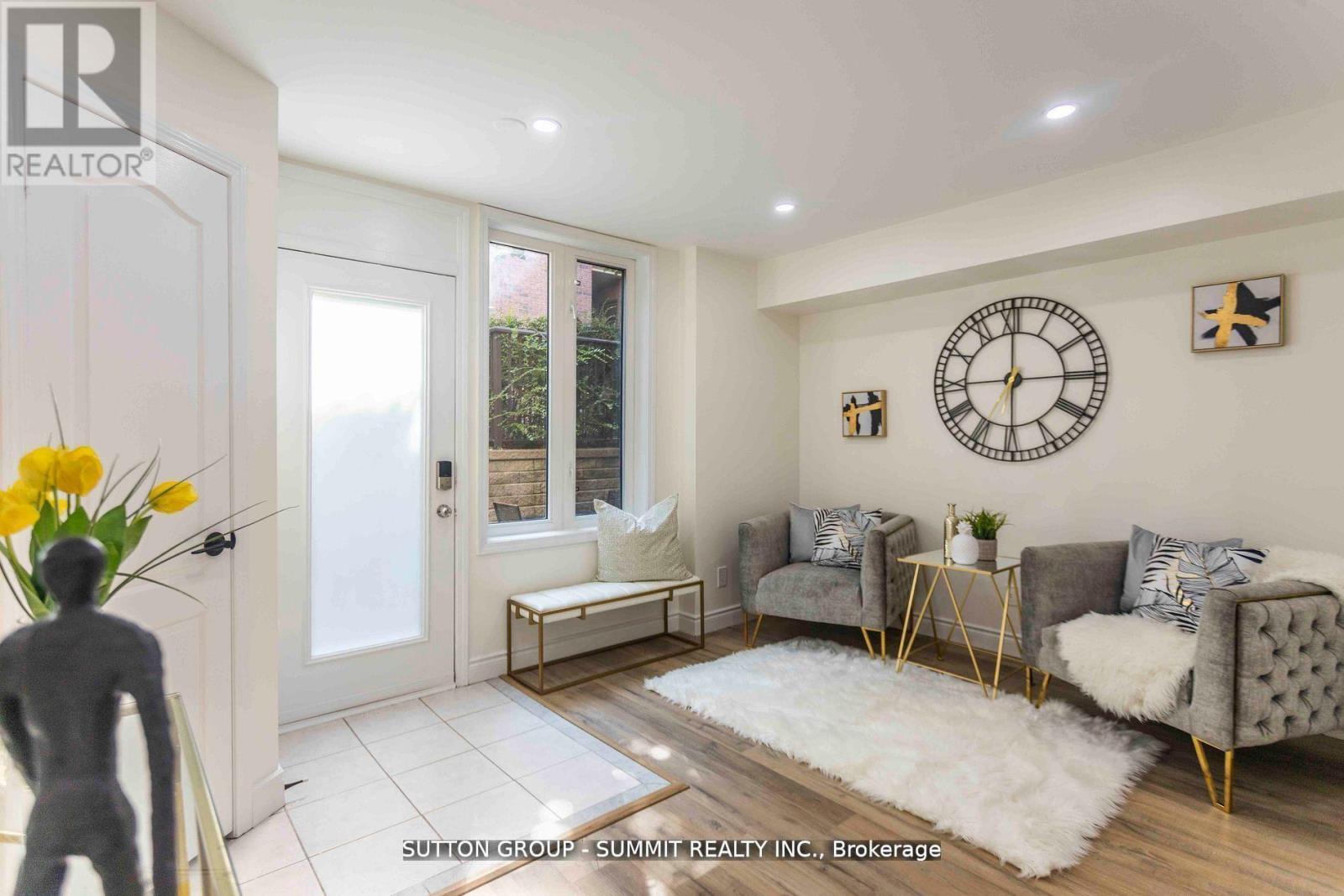 #421 12 DOURO STREET - 17